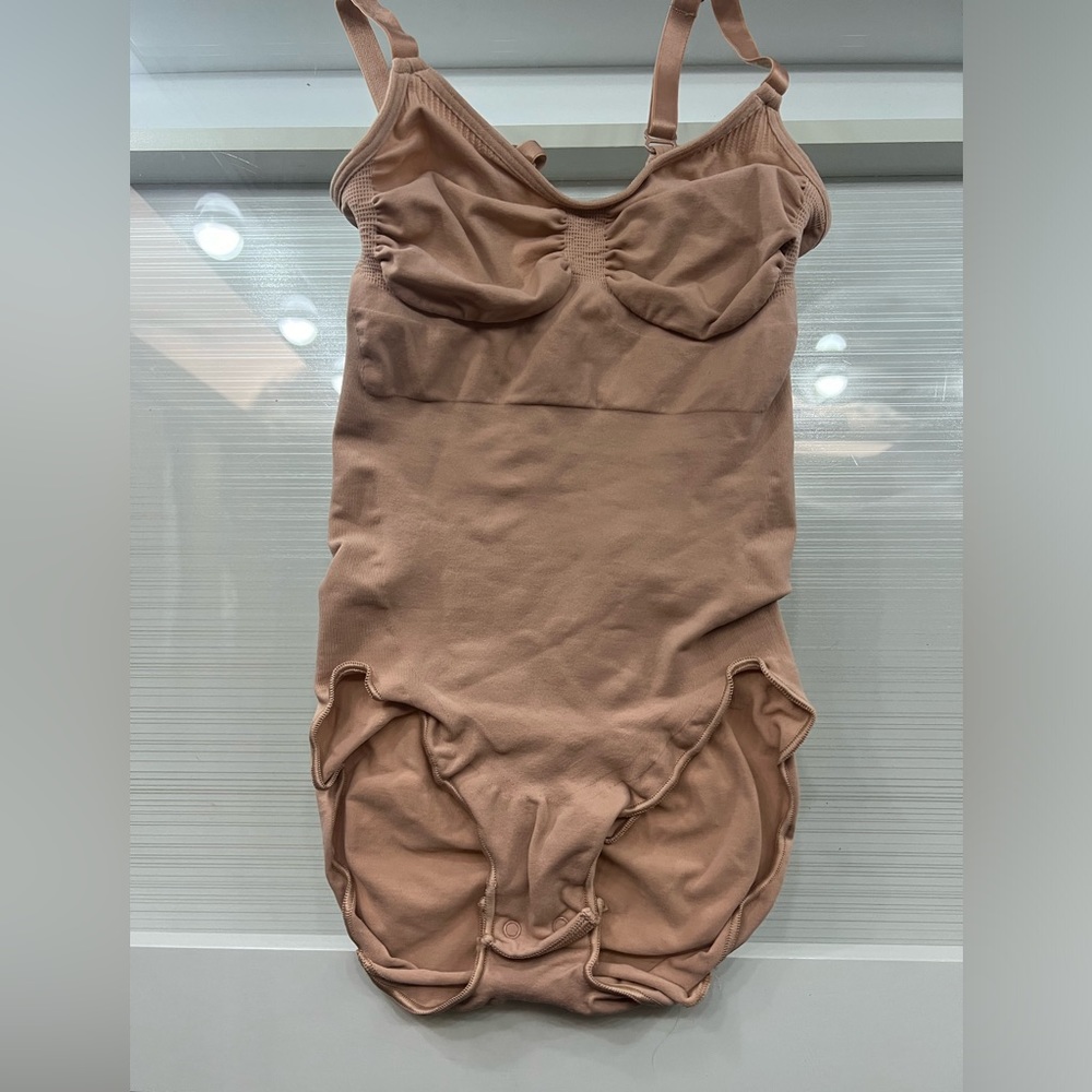 SKIMS NWOT Brief Bodysuit - Seamless Sculpt